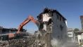 Ulu Cami Yanındaki Bina Yıkıldı: Tarihi Şehir Meydanı Gün Yüzüne Çıkıyor