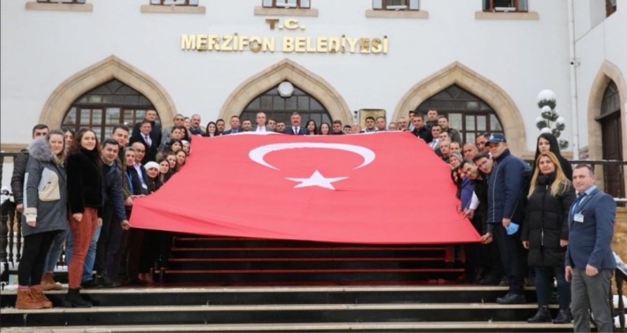 1 NUMARALI PROTOKOL BAYRAĞI MERZİFON’A EMANET