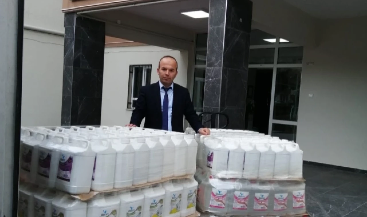 1.7 TON TEMİZLİK MALZEMESİ BÖLGEYE GÖNDERİLDİ