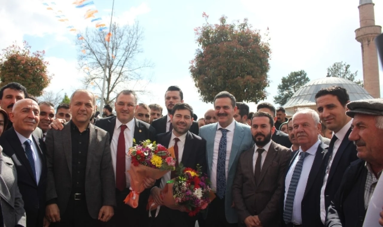 AK PARTİ ADAYLARI SULUOVA'DA COŞKUYLA KARŞILANDI