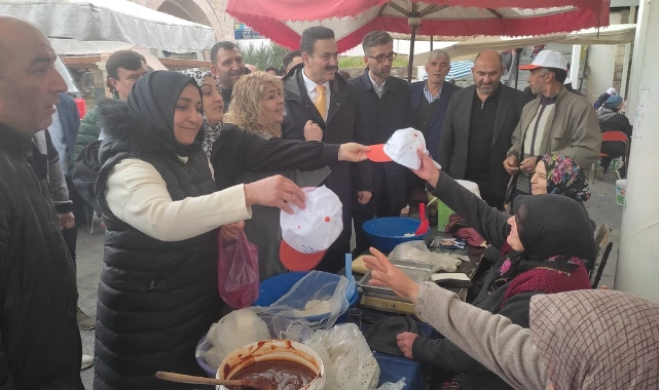 AK PARTİ PAZARIN NABZINI TUTTU