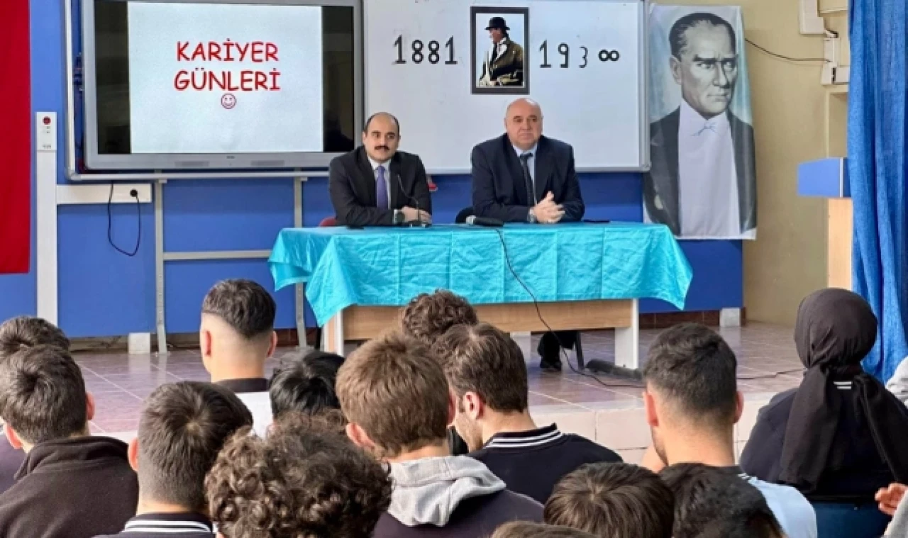 ALTINÖZ, KARİYER GÜNLERİNE KATILDI