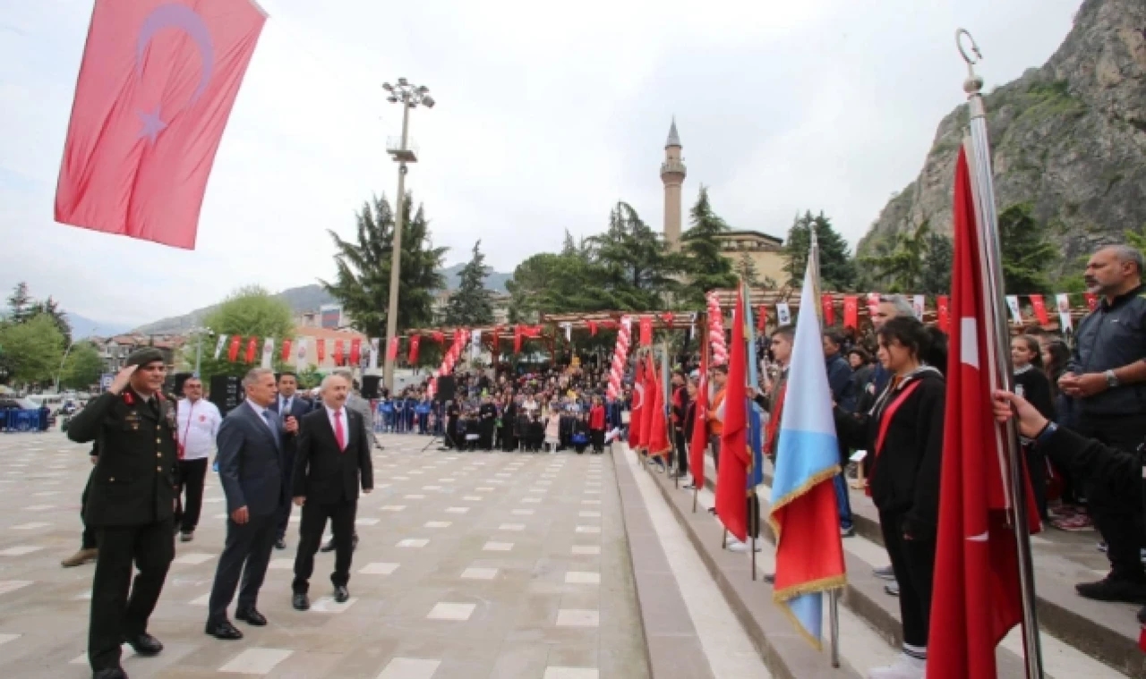 Amasya'da 23 Nisan Programı Düzenlendi