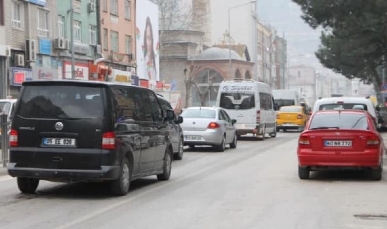 AMASYA’DA TRAFİĞE KAYITLI ARAÇ SAYISI BELLİ OLDU
