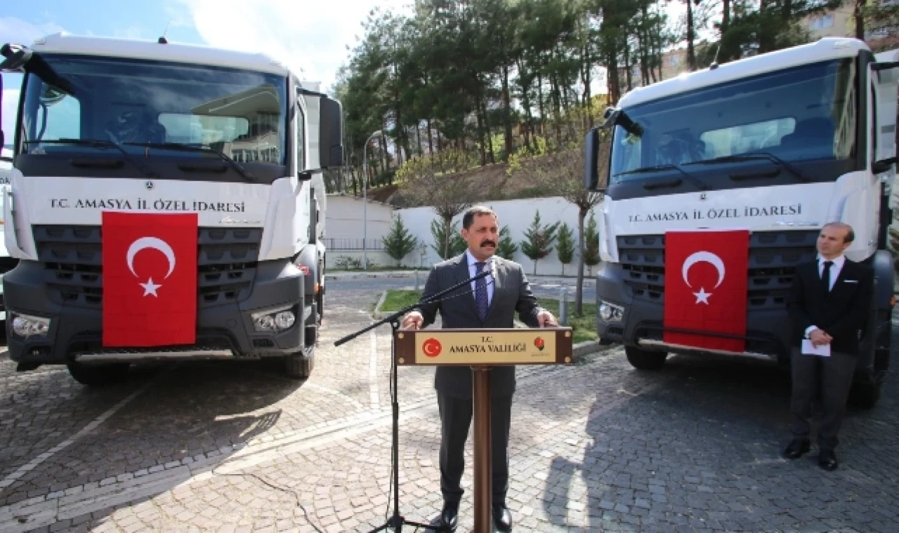 AMASYA İL ÖZEL İDARESİNİN ARAÇ FİLOSUNA 4 YENİ KAMYON