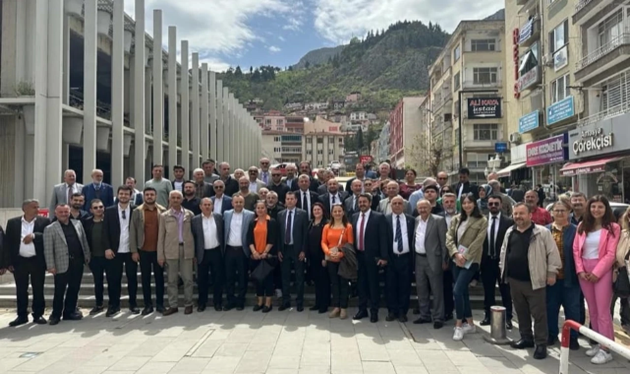 CHP MİLLETVEKİLİ ADAYLARI AMASYA'DA ESNAFLARI ZİYARET ETTİ