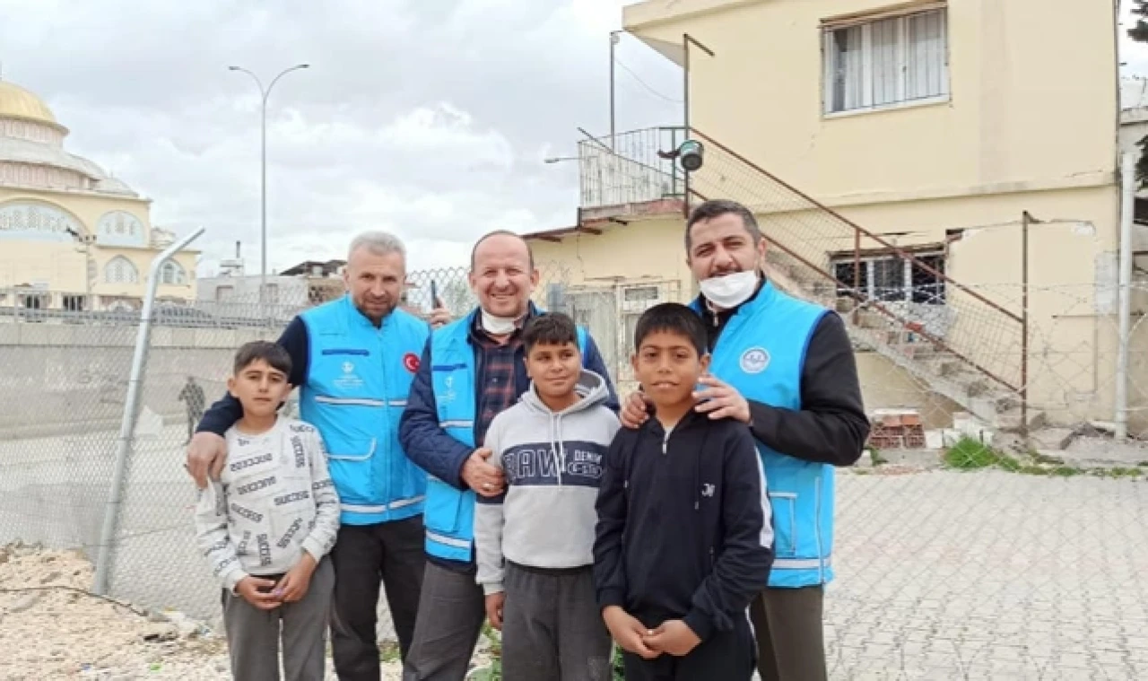 DİN GÖREVLİLERİ DEPREM BÖLGESİNDEKİ ÇALIŞMALARINI SÜRDÜRÜYOR