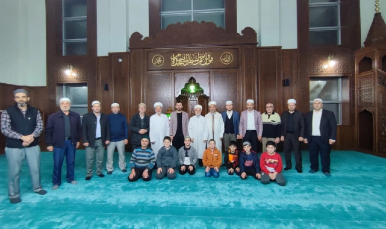 ENDERUN USULÜ TERAVİH NAMAZI GELENEĞİ SULUOVA’DA DEVAM EDİYOR