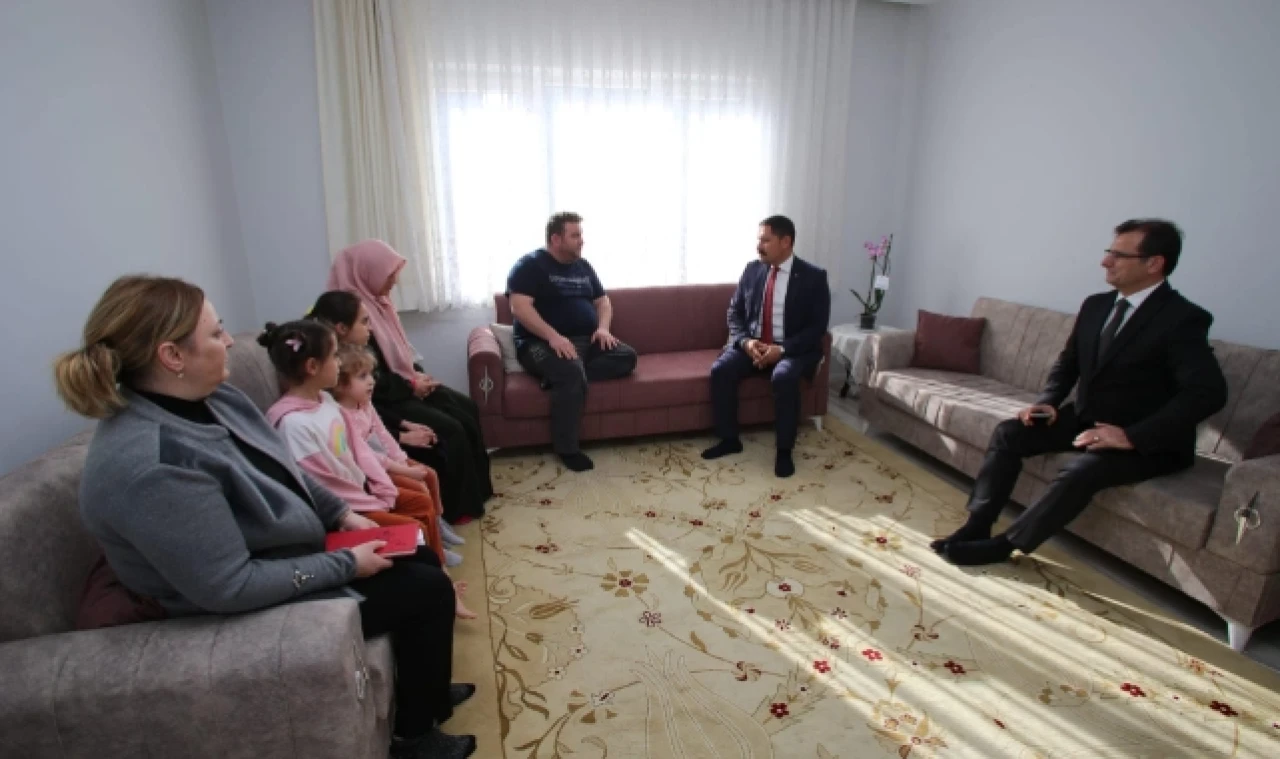 EVGİ AİLESİNİN KONUĞU OLDU