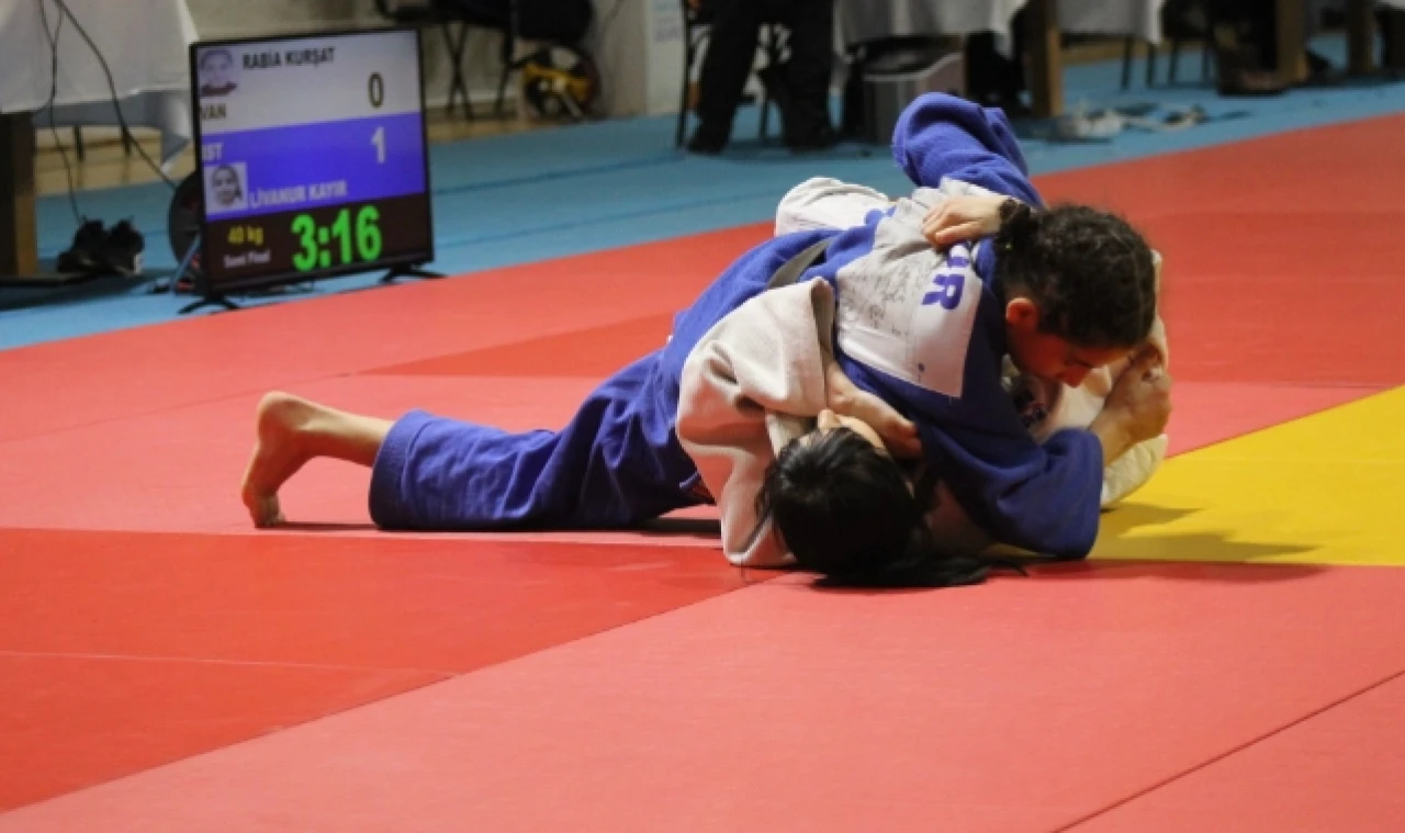 GENÇLER TÜRKİYE JUDO BİRİNCİLİĞİ MÜSABAKALARI, SAMSUN'DA BAŞLADI