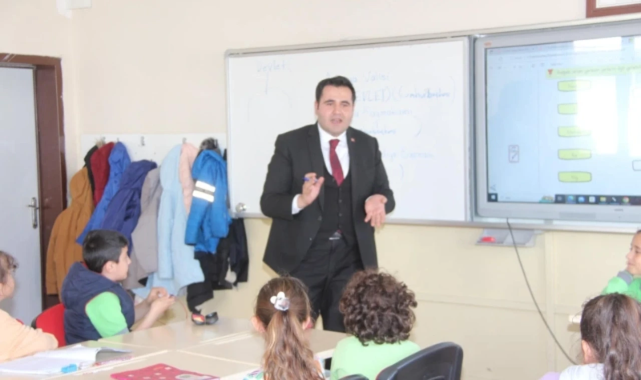 GÖKCECİK ÖĞRENCİLERLE DERS İŞLEDİ