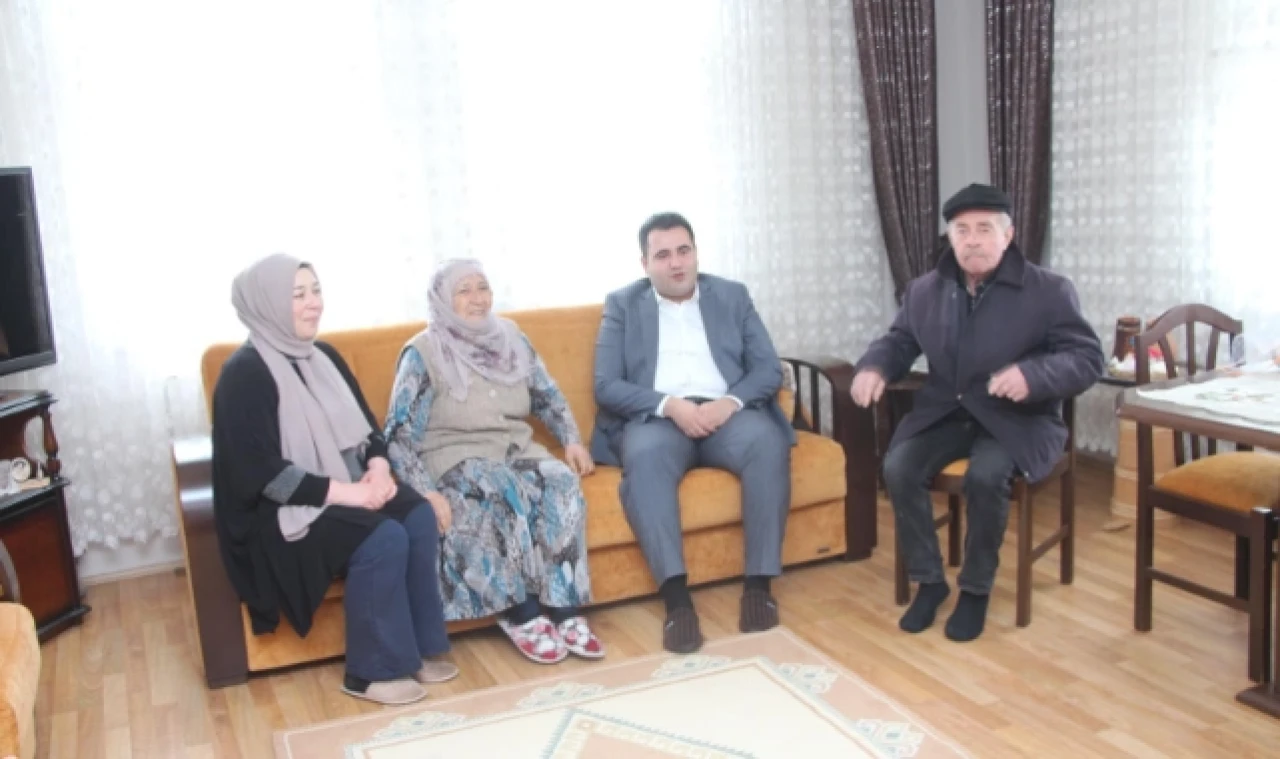 GÖKCECİK, ŞEHİT AİLESİNE BAYRAM ZİYARETİNDE BULUNDU