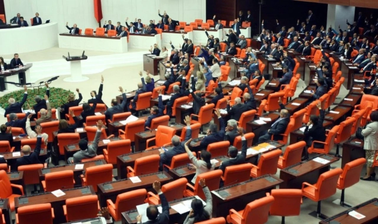 GÖZLER LİSTELERDE
