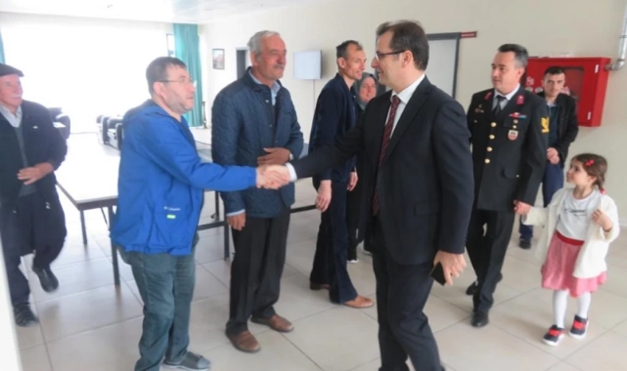 Güldoğan,Yurtta Kalan Depremzedeleri Ziyaret Etti