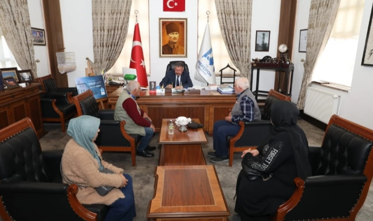 HALKI DİNLEDİ