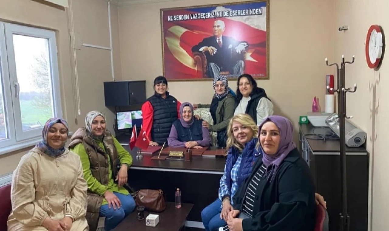 İlçe Kadın Kolları, Bayat Köyünü Ziyaret Etti
