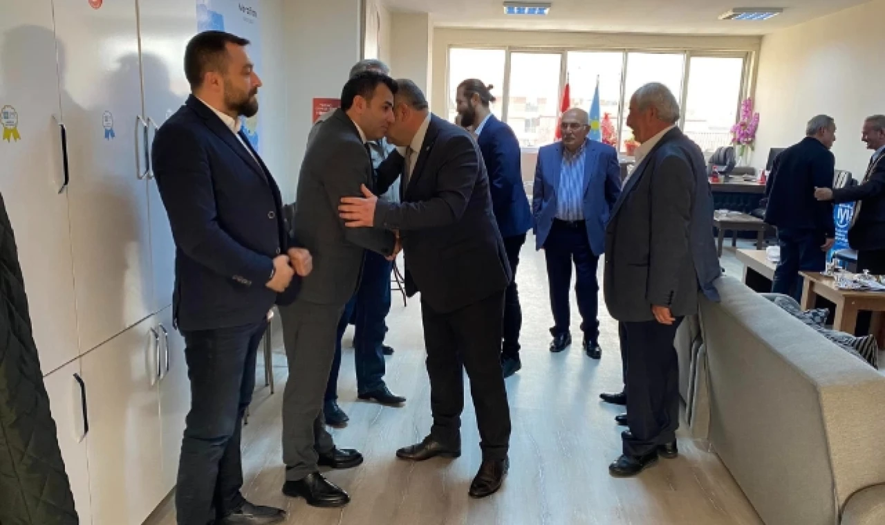 İYİ PARTİ’DE BAYRAMLAŞMA