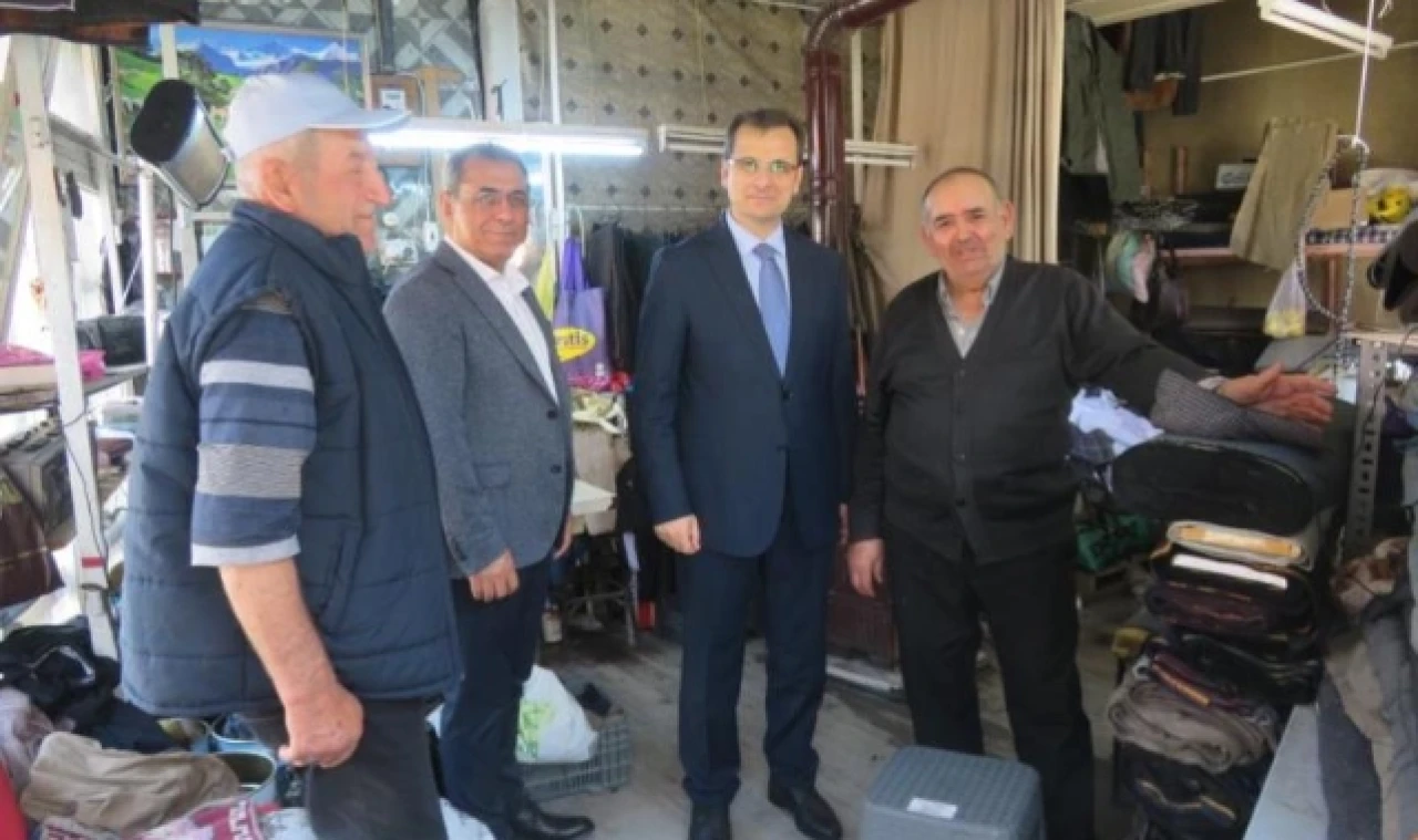 KAYMAKAM GÜLDOĞAN ESNAFIN BAYRAMINI KUTLADI