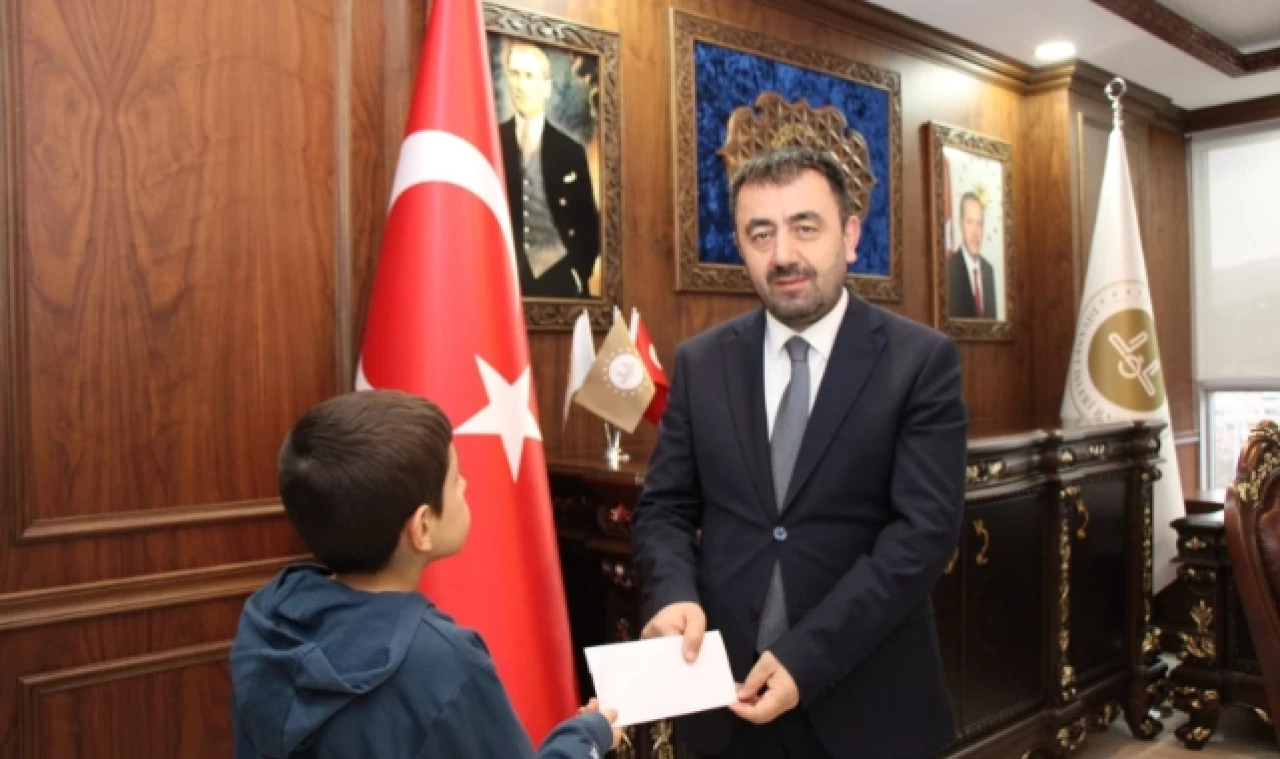 KENDİLERİ KÜÇÜK YÜREKLERİ BÜYÜK ÇOCUKLAR