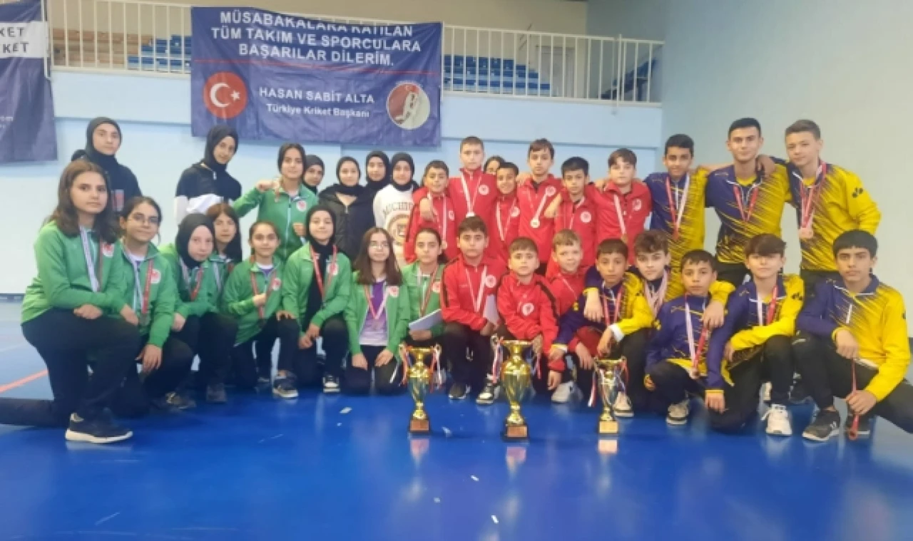 KRİKET DE TÜRKİYE ŞAMPİYONU OLDULAR