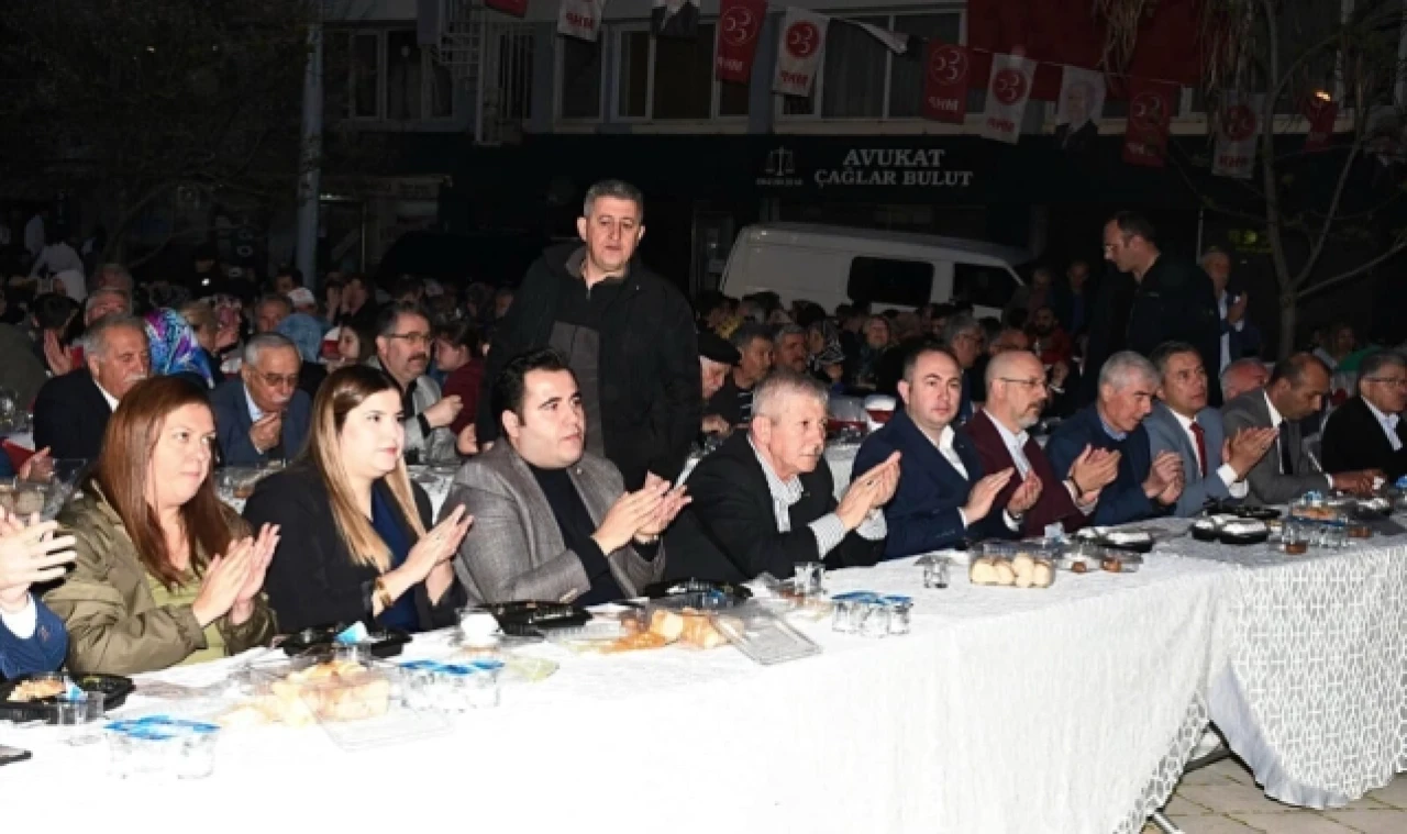 MEHMET SARI, TAŞOVA'DA İFTAR PROGRAMI DÜZENLEDİ