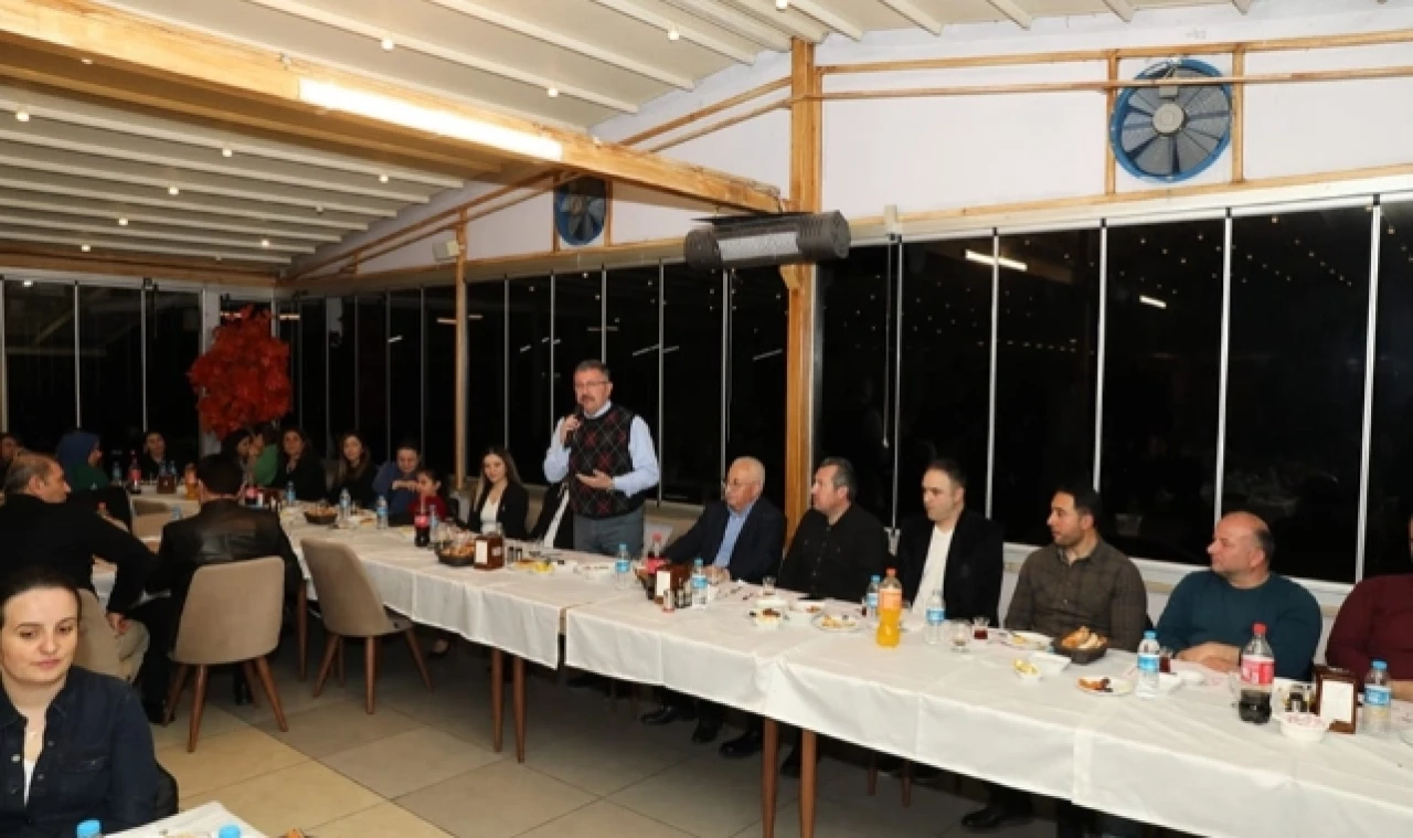 MESLEKTAŞLARI İLE İFTARDA BULUŞTU