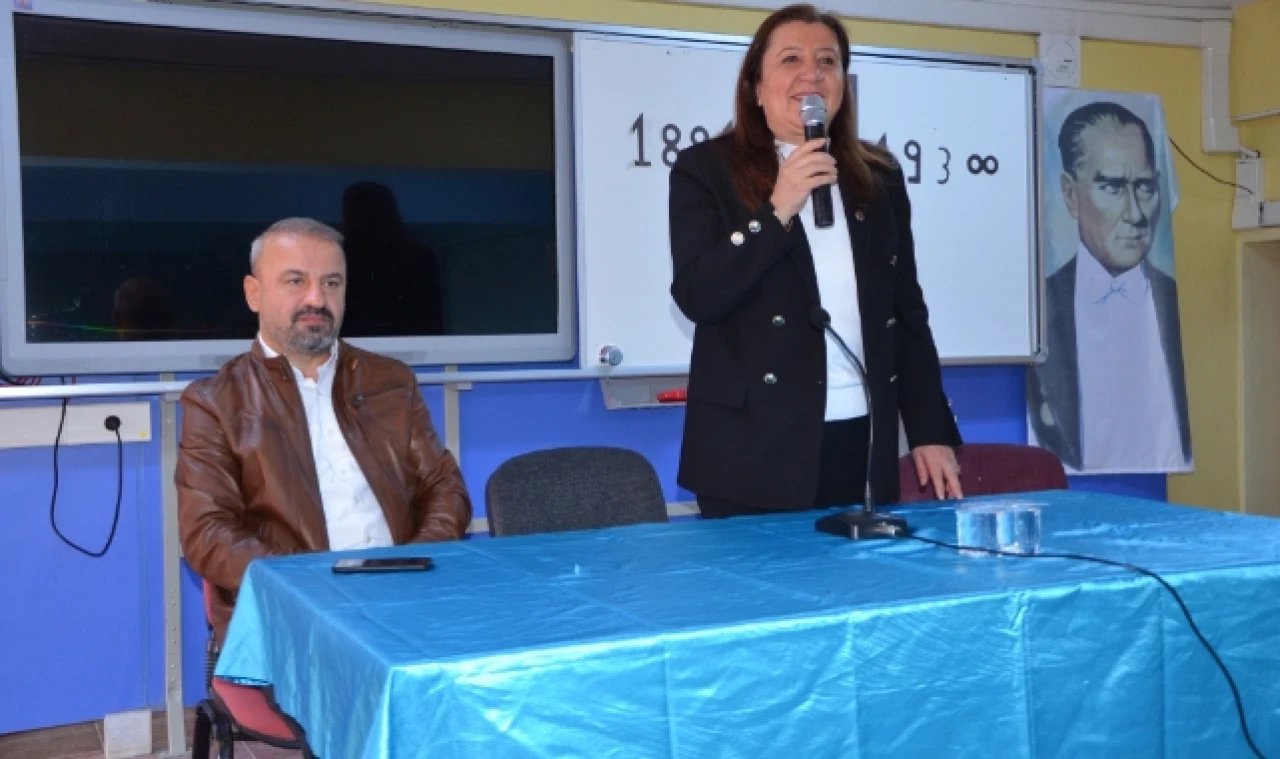 Özyol, Kariyer Günleri Etkiliğine Katıldı