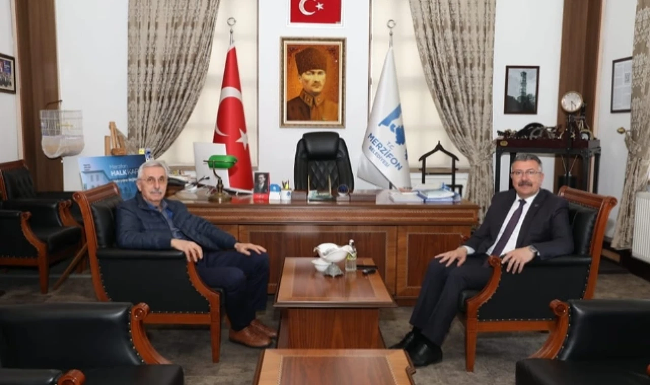 TUTKUN VE KARGI’NIN SOHBET GÜNDEMİ SİYASET OLDU