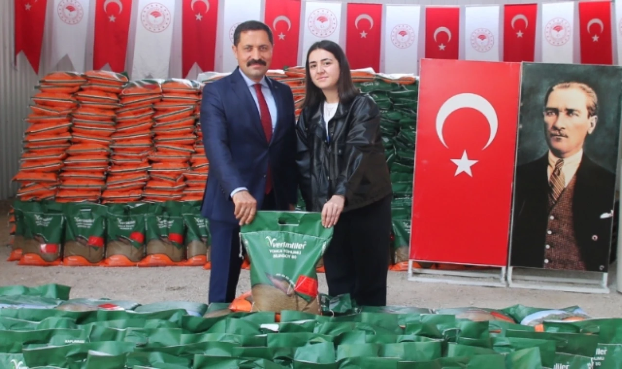 VALİ MASATLI, 'YONCA TOHUMU' DAĞITIM TÖRENİNE KATILDI