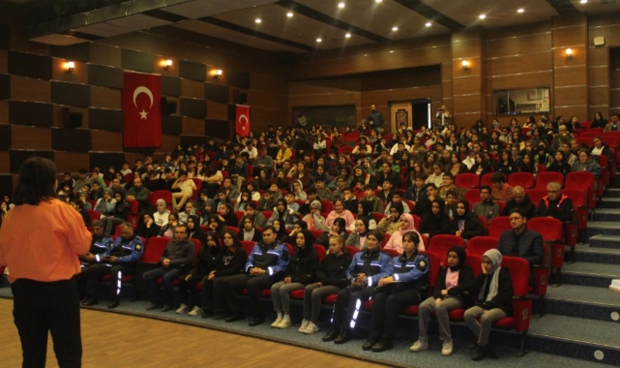 YALNIZ DEĞİLSİNİZ