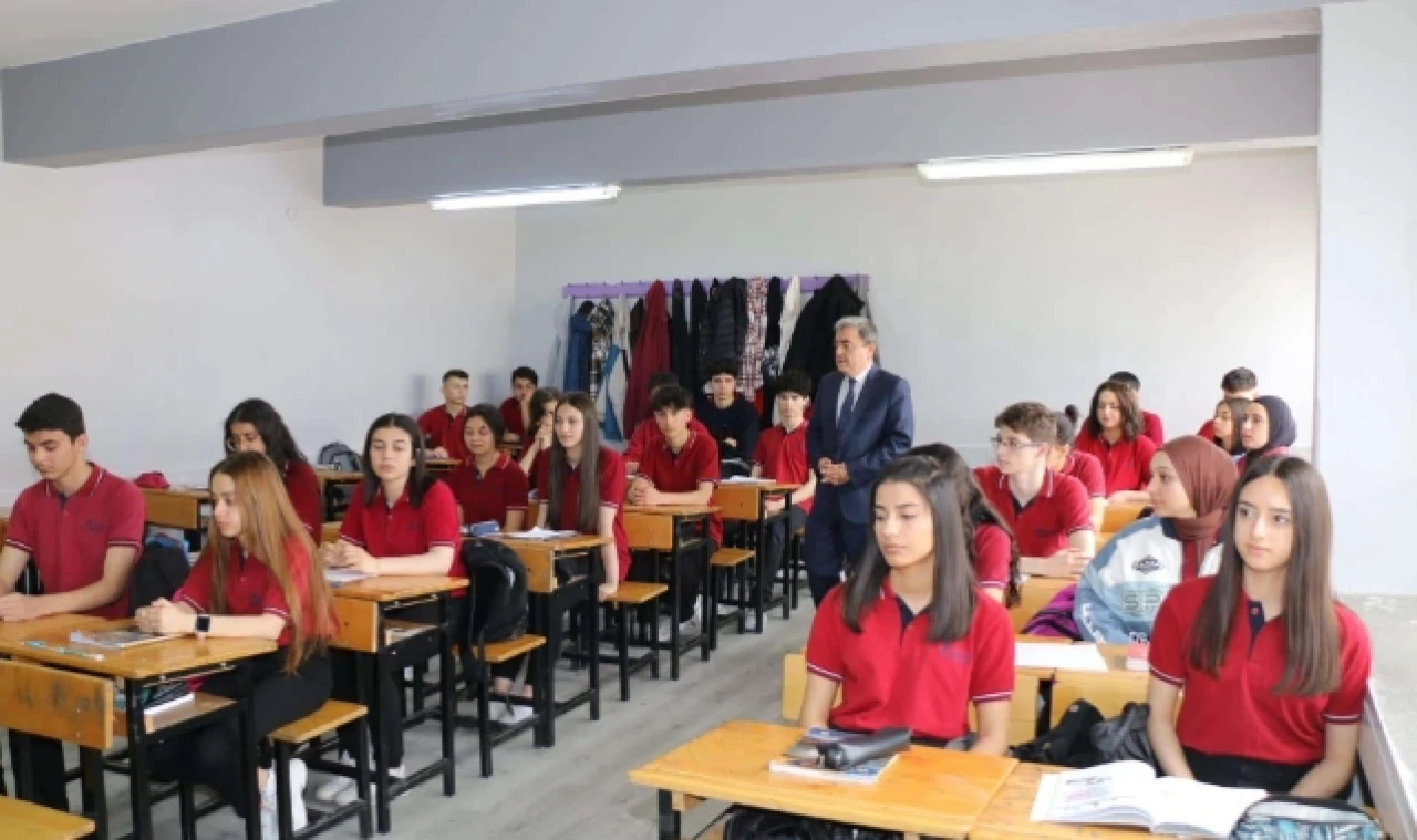 12 HAZİRAN ANADOLU LİSESİ’Nİ ZİYARET ETTİ