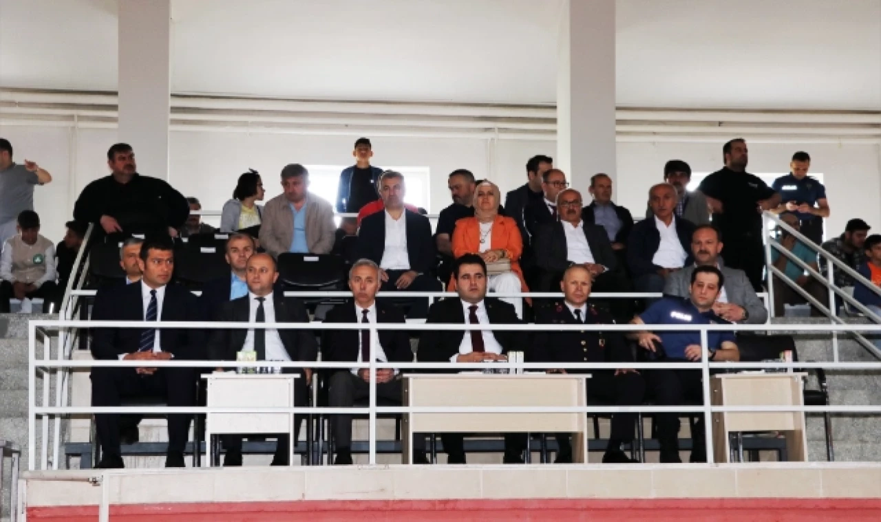 19 Mayıs Taşova'da Törenle Kutlandı
