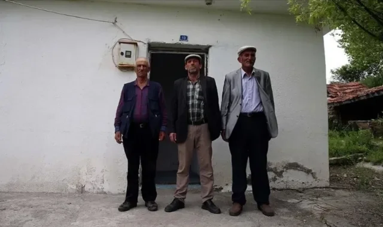 19 SEÇMENLİ KÖYDE OY VERME İŞLEMİ TAMAMLANDI