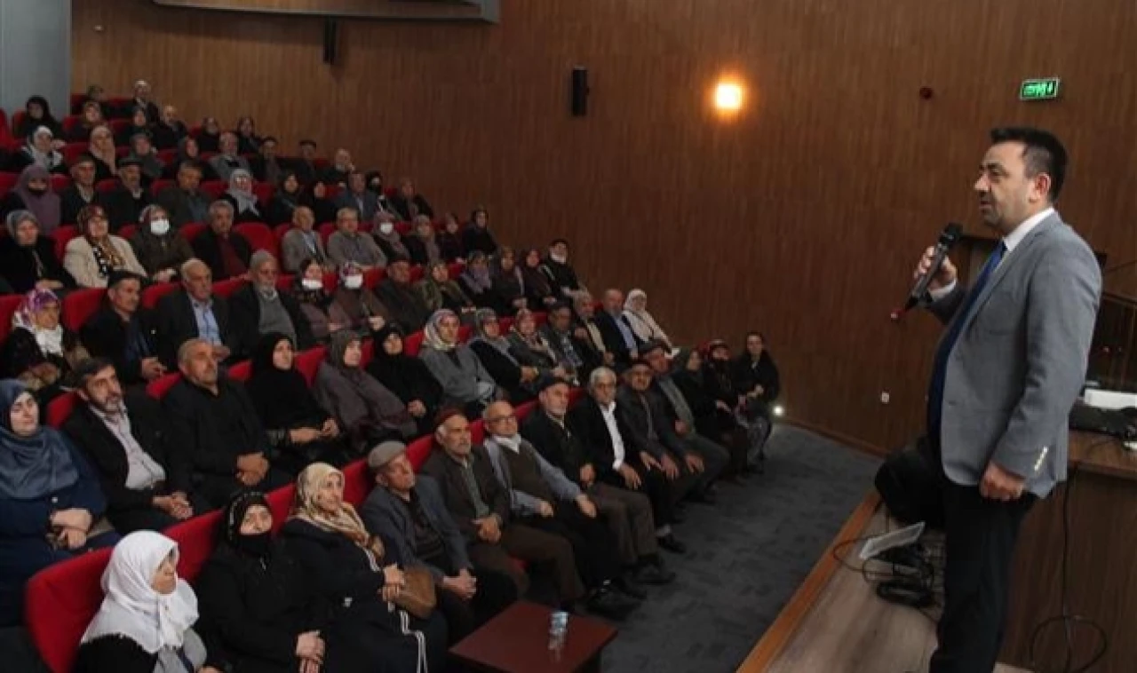 Amasya'da Hacı Adayları İçin Seminer Düzenlendi