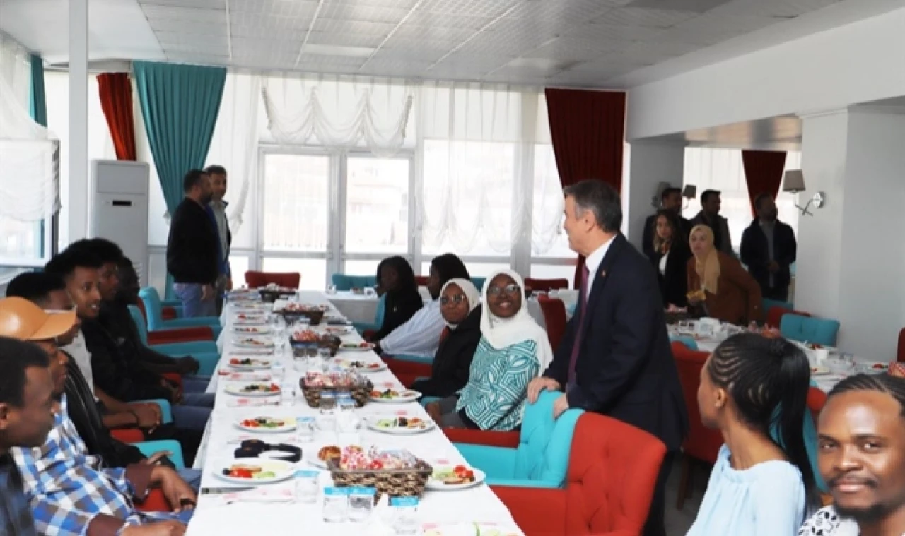 Amasya'da yabancı öğrenciler kahvaltıda bir araya geldi