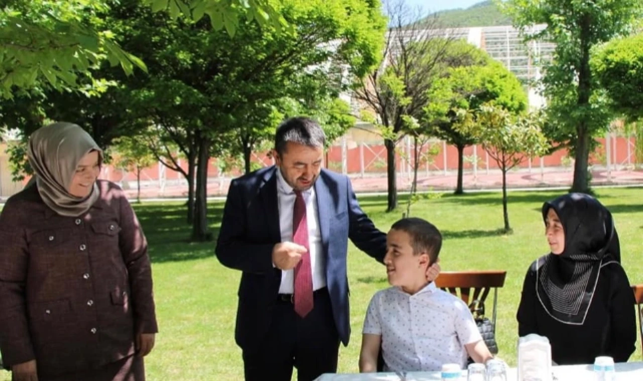Ayvaz, Özel Çocuklarla Bir Araya Geldi