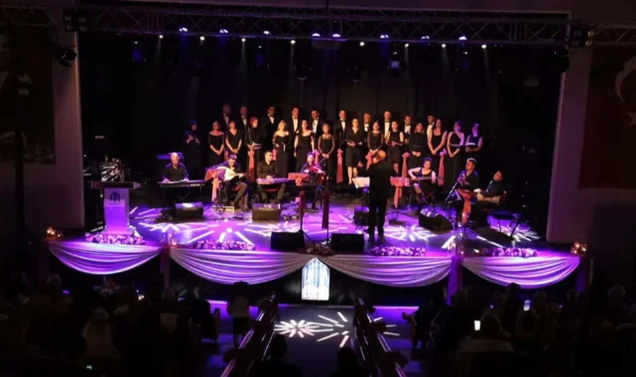 BELEDİYEDEN MUHTEŞEM KONSER