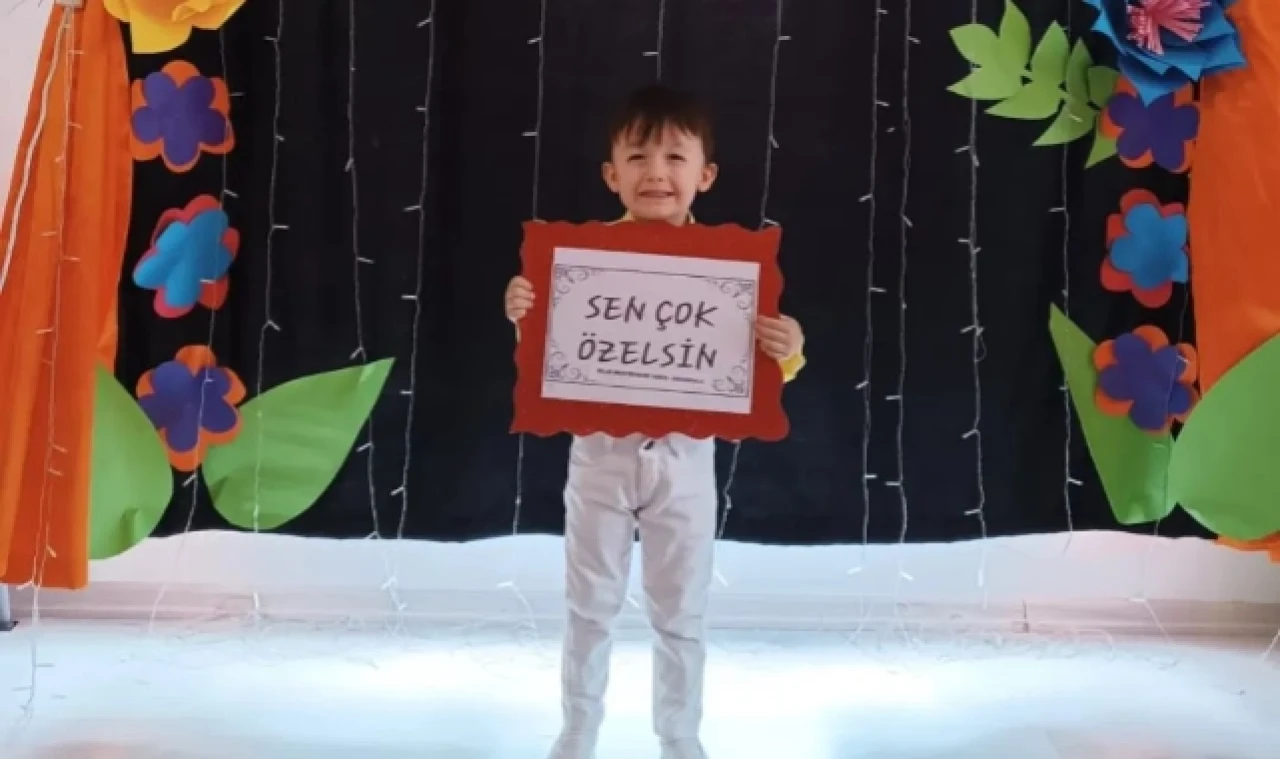 BİLGİ’NİN MİNİKLERİNDEN ANNELERİNE SÜPRİZ