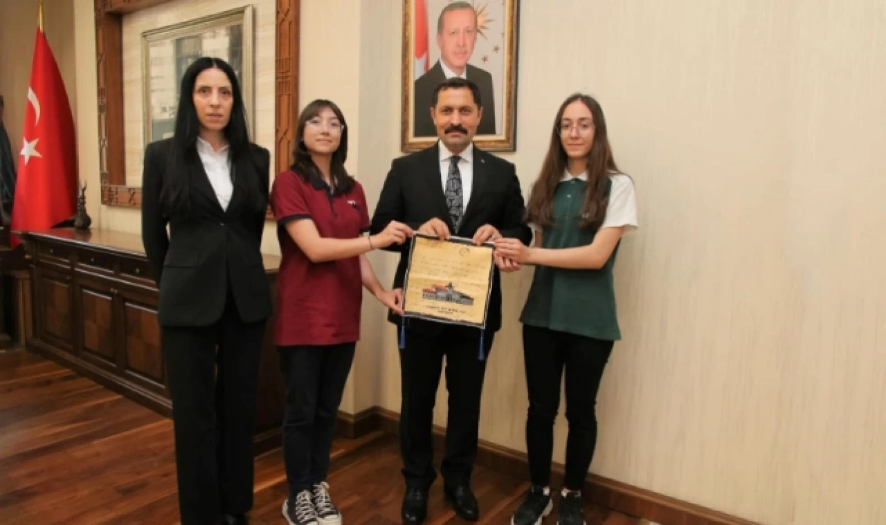 BÖLGE BİRİNCİLERİNİ KABUL ETTİ