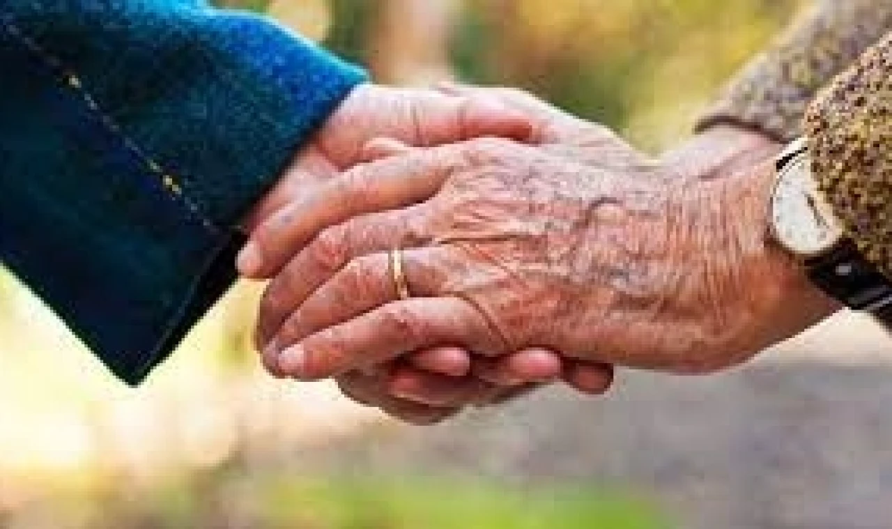  Evlenmek İçin Anlaşan Yaşlı Çift, Çıkan Kavgada Birbirini Darp Etti