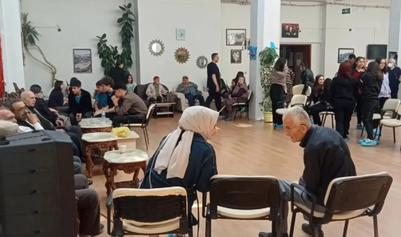 GENÇLER BÜYÜKLERİNİ UNUTMADI
