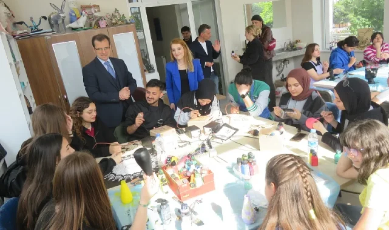 GÜLDOĞAN'DAN KURSİYERLERE ZİYARET