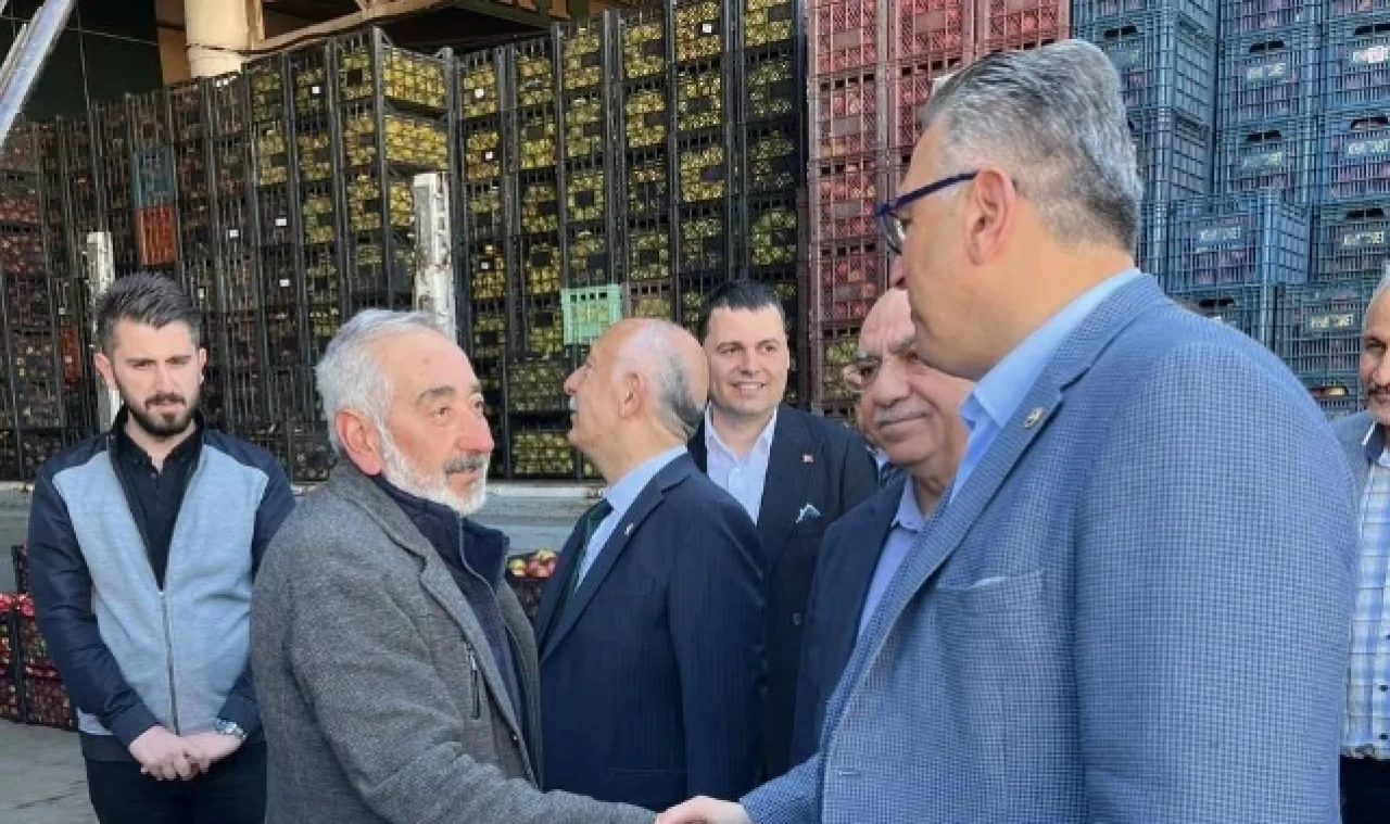 HAL ESNAFINI ZİYARET ETTİ