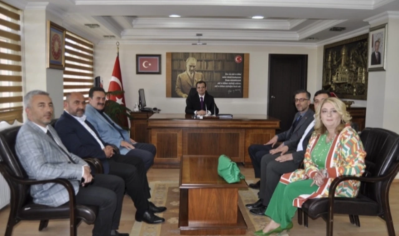 Haluk İpek, Güldoğan'ı Makamında Ziyaret Etti