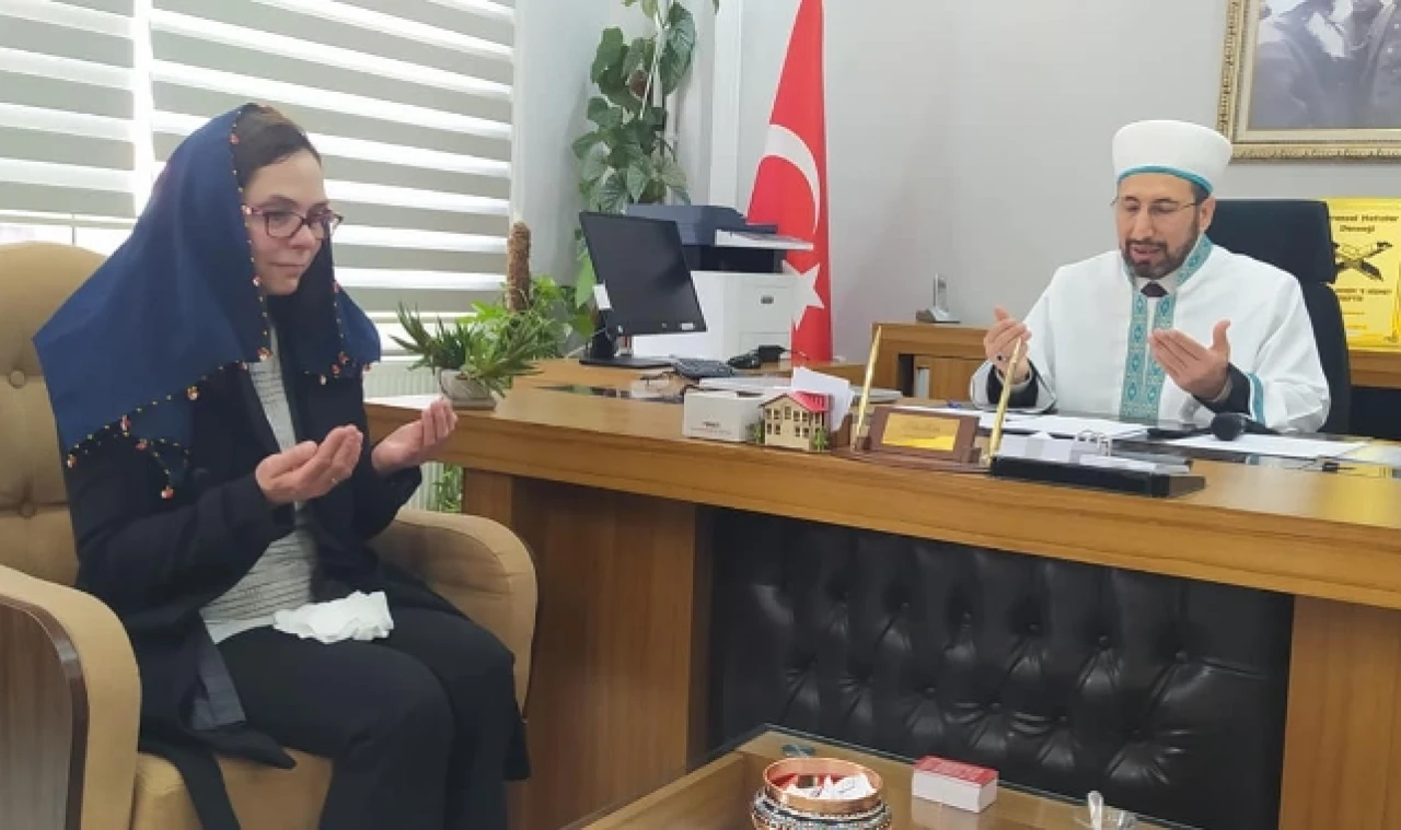 HOLLANDA'LI GELİN MERZİFON'DA MÜSLÜMAN OLDU