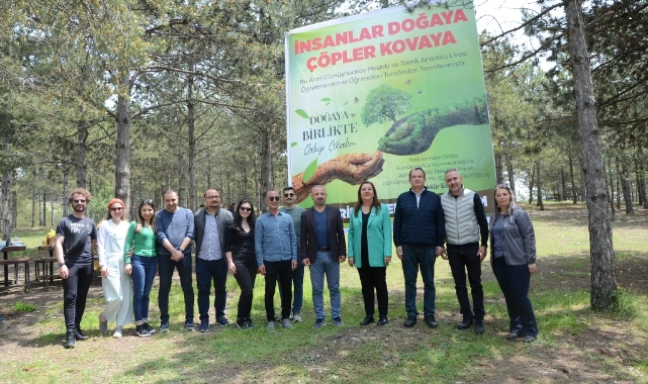 "İNSANLAR DOĞAYA ÇÖPLER KOVAYA"