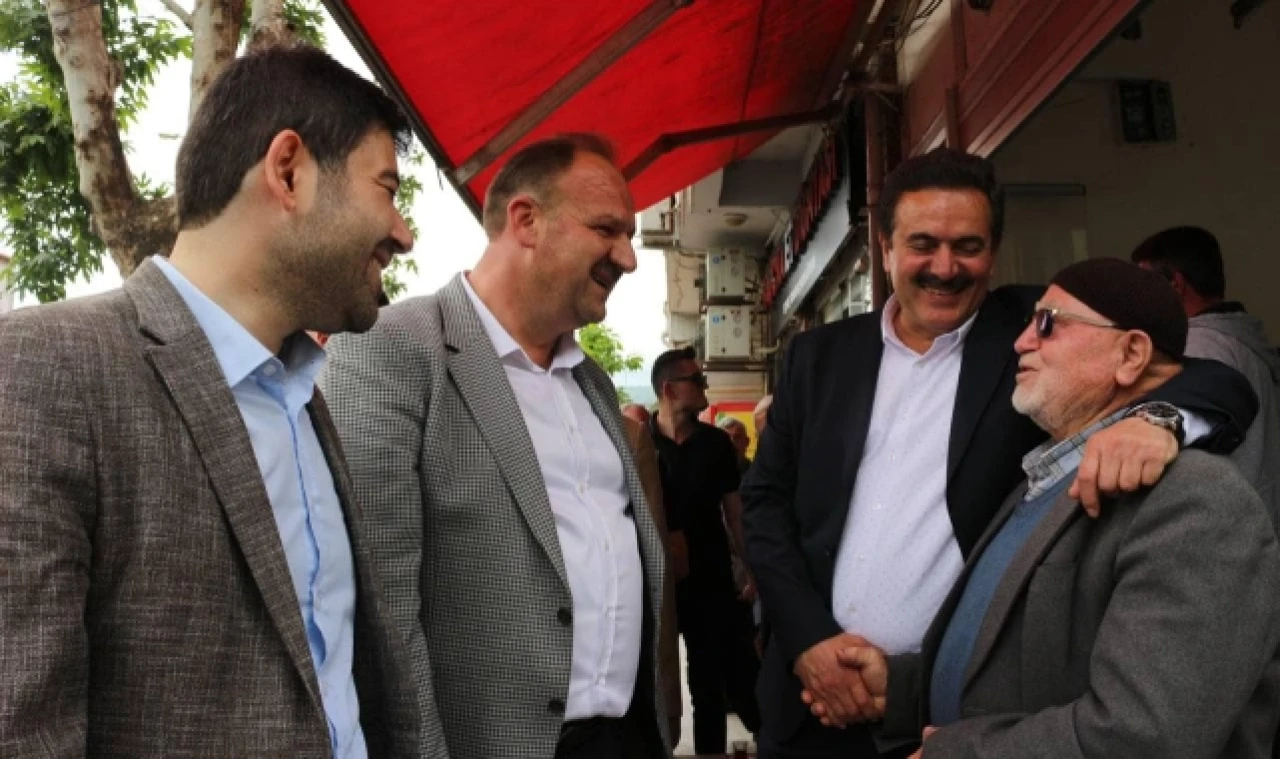 İpek, Taşova'da Esnafları Ziyaret Etti