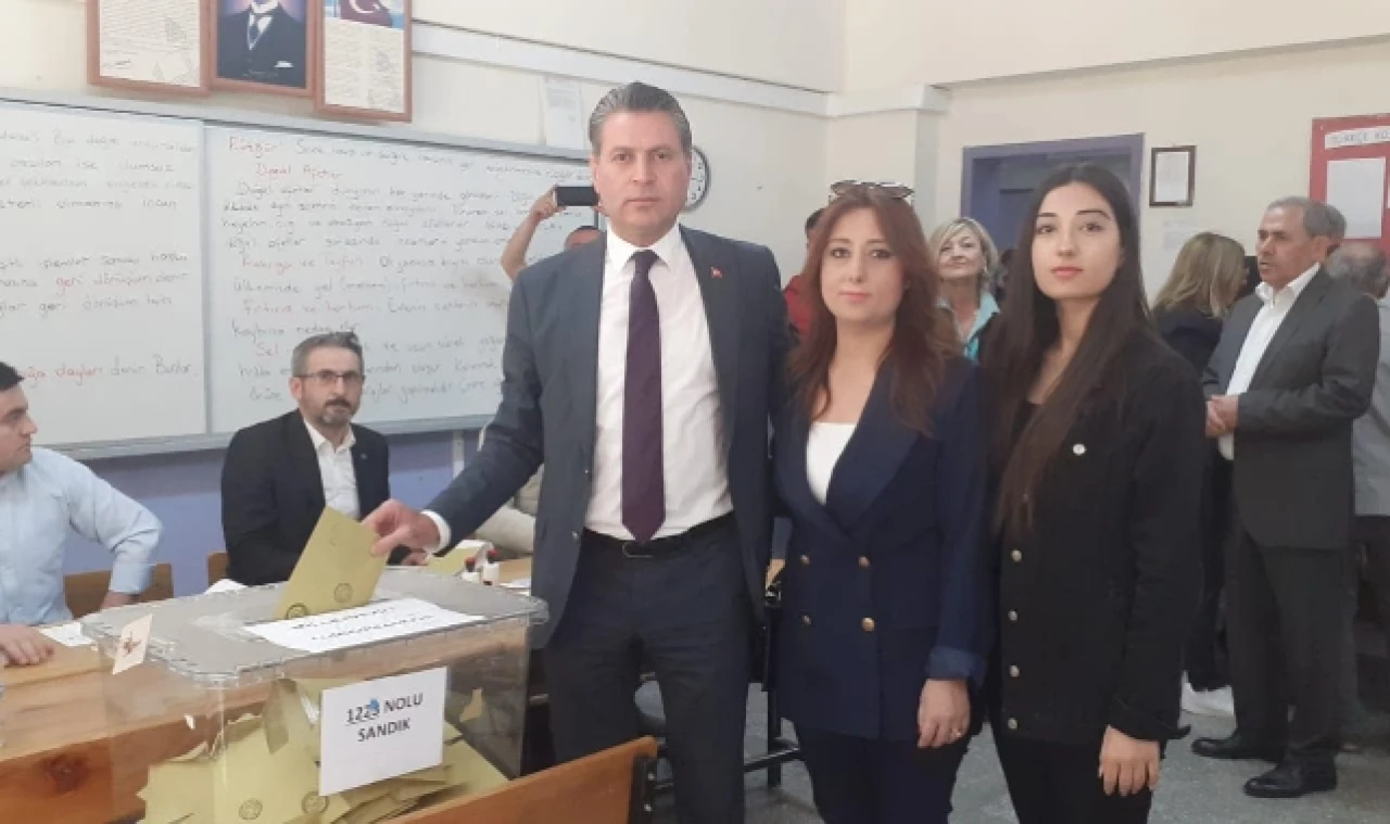 Karagöz Ailesi, Oylarını Kullandı
