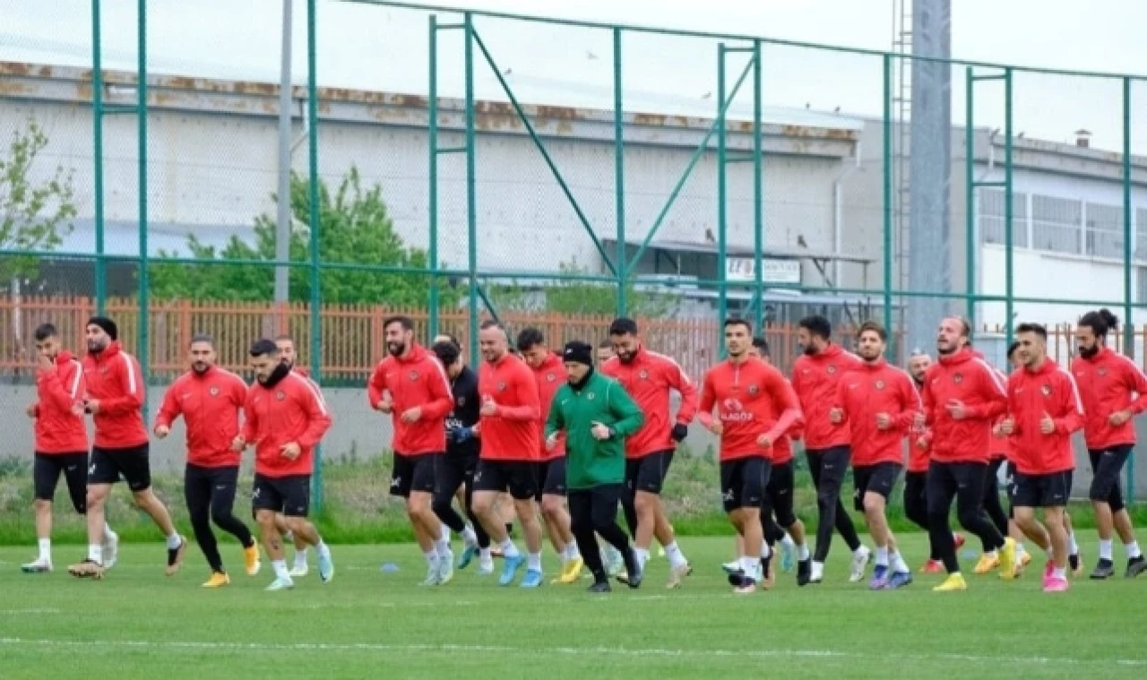 KOMŞU KUTLAMALARA HAZIRLANIYOR