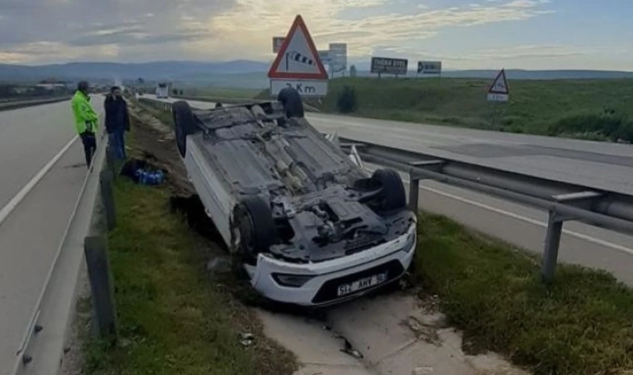 Merzifon'da bariyere çarparak devrilen otomobildeki 1 kişi yaralandı
